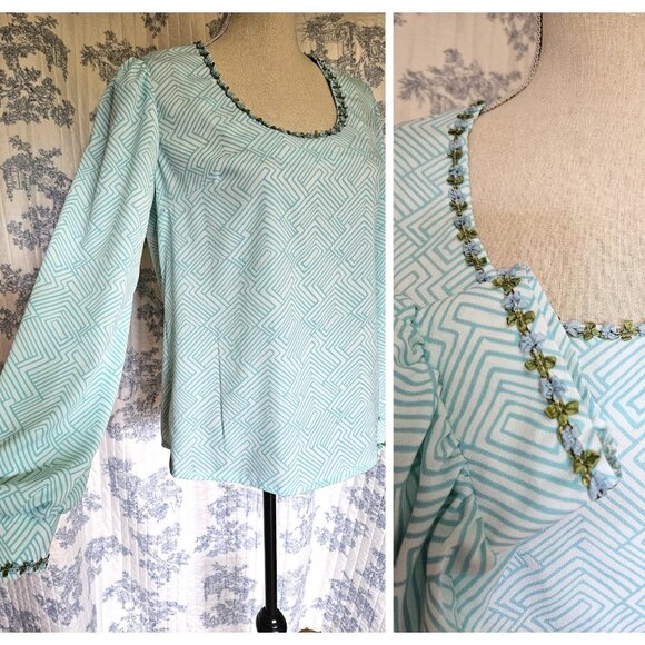 Size M Long Sleeve Blouse Floral Trim New - Picture 1 of 13